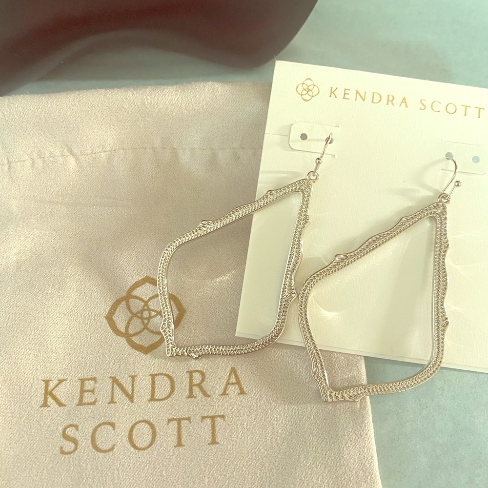 Kendra Scott earring